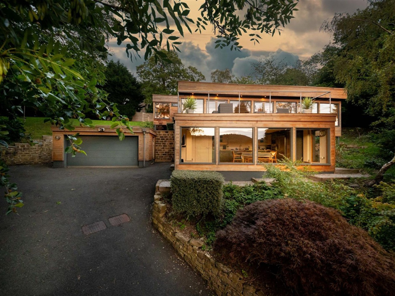 See Inside Cedar Lodge, Contemporary Home for Sale in Kirkburton near